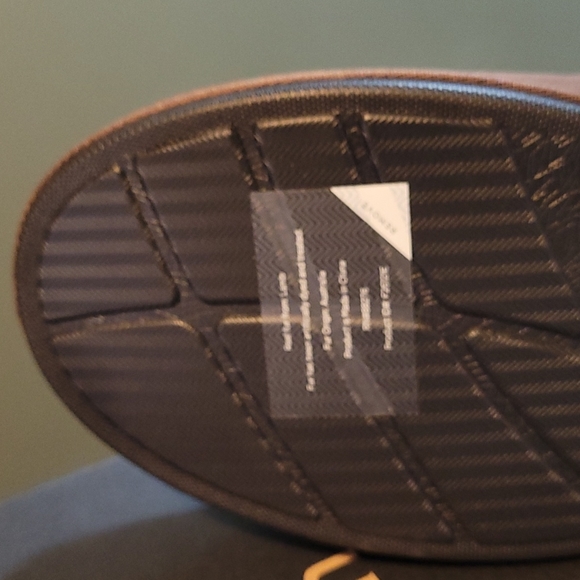 UGG LEISURE SLIP-ON - Picture 8 of 8